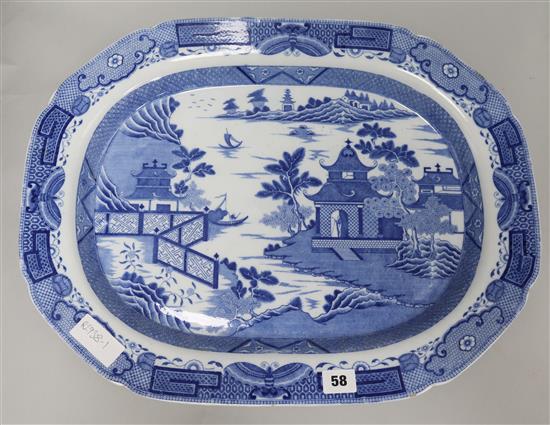 A Davenport Bridgeless pattern meat dish